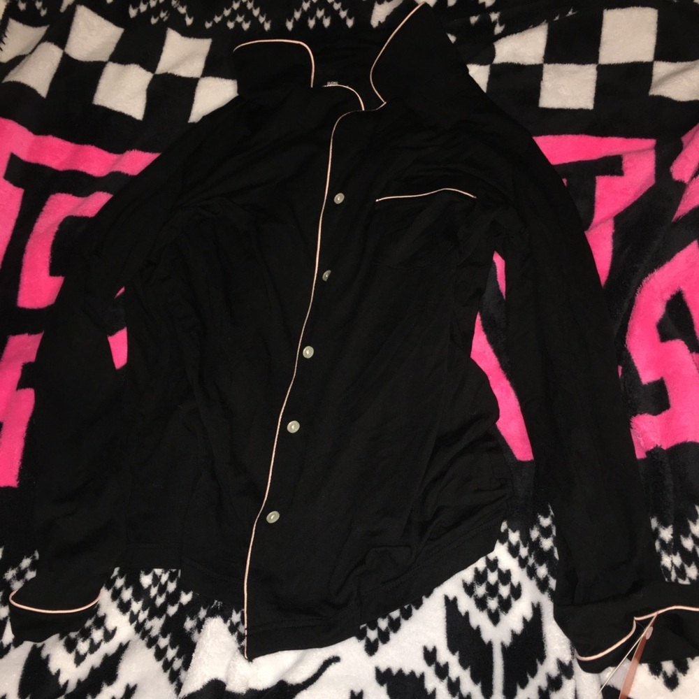 Gilligan & O’Malley pajama top